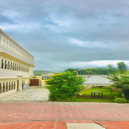 Hotel O The Takhatgarh Resort Nāthdwāra エクステリア 写真