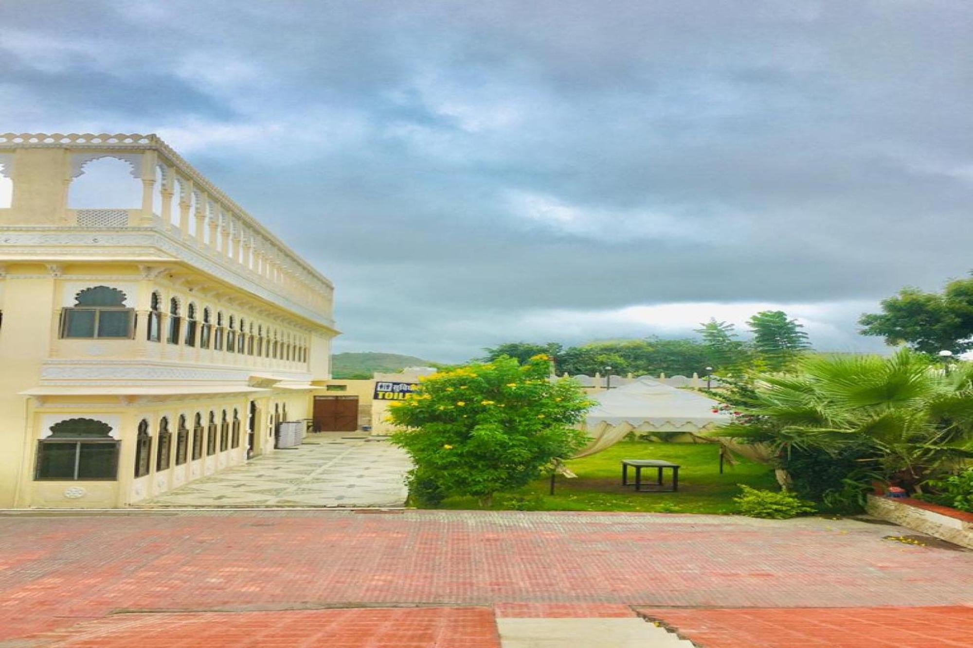 Hotel O The Takhatgarh Resort Nāthdwāra エクステリア 写真